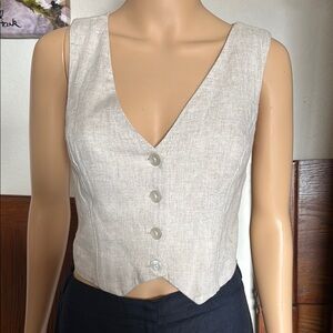 Chic Beige Button-Up Vest